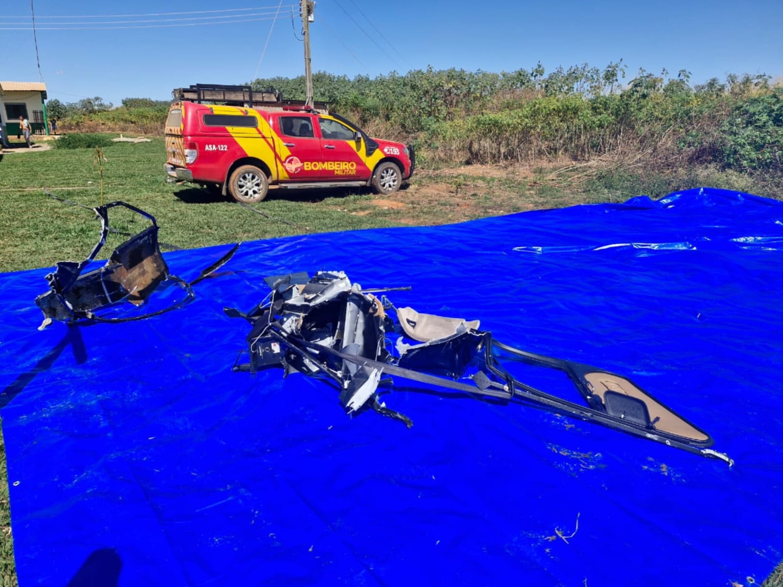 Autoridades empregaram mergulhadores e o uso de sonares para encontrar os destroços. (Foto: Divulgação)