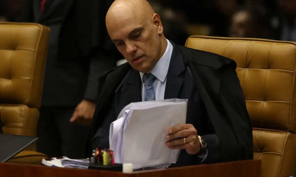 Moraes arquiva inquérito sobre campanha contra PL das Fake News