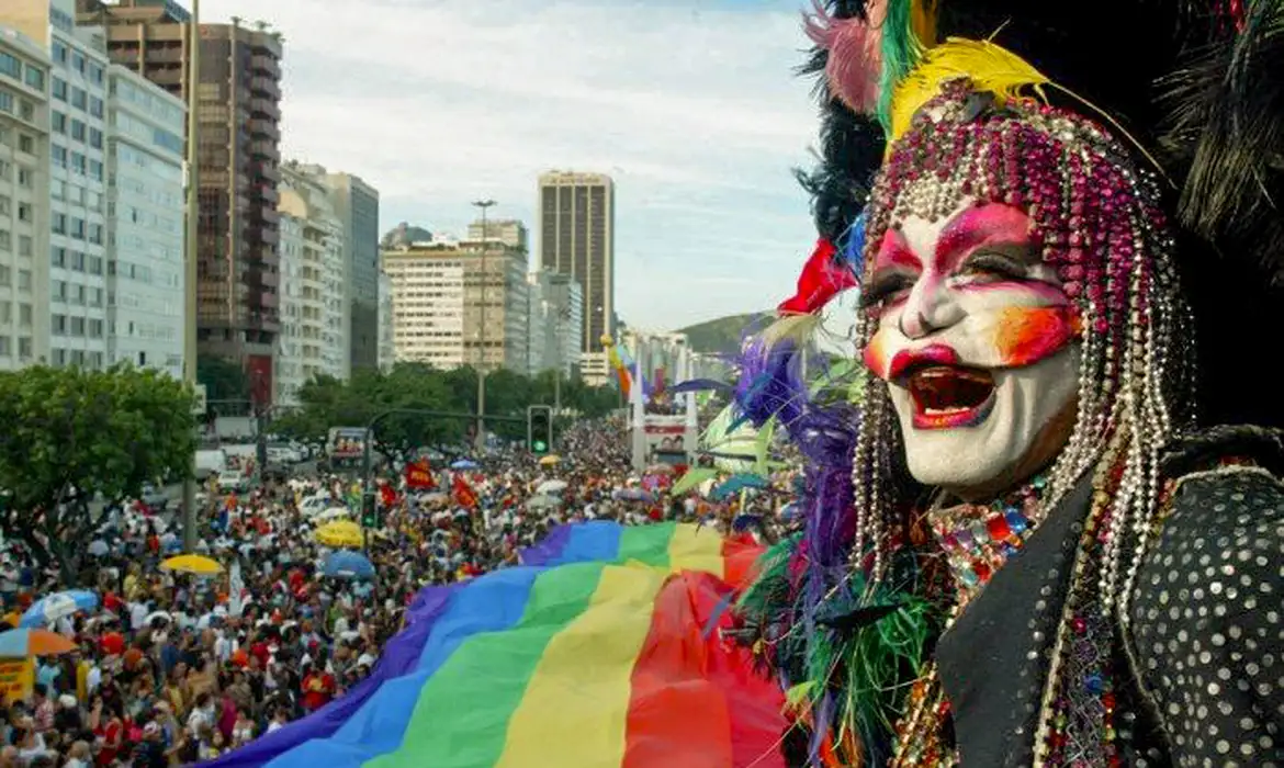 Dia do Orgulho LGBTQIA+: país tem longa história de luta por direitos