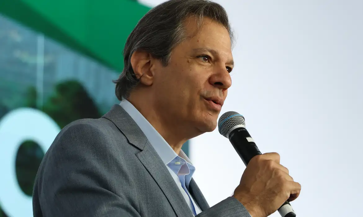 Imposto reduzido para remédios elevará alíquota total, diz Haddad