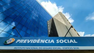 INSS orienta segurados a usarem serviços digitais durante greve aposentadoria