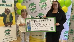 Mulher em dificuldades ganha na loteria e revela plano surpreendente para fortuna milionária