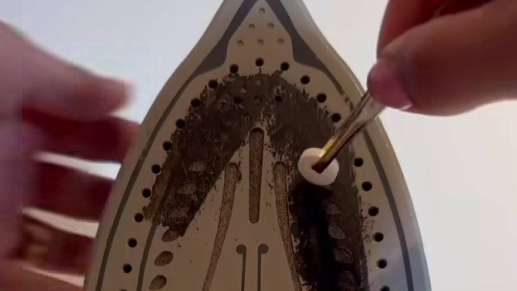 Vinagre limpa ferro de passar? Descubra o resultado e aprenda a fazer