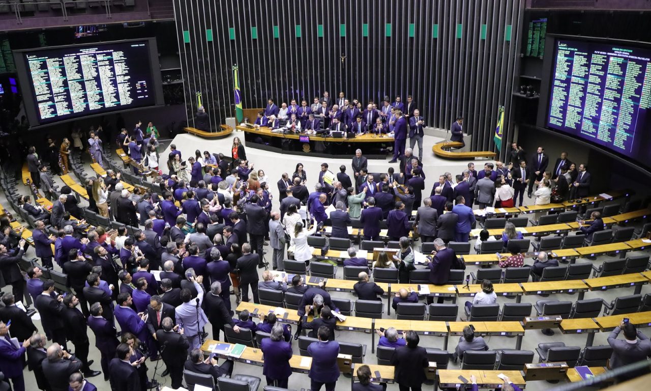 Câmara aprova segundo projeto de regulamentação da reforma tributária