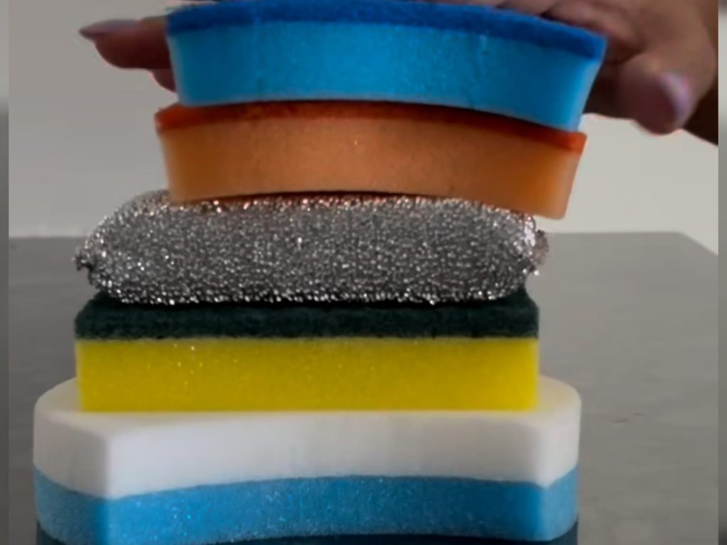 Descubra qual esponja usar em cada vasilha e acabe com a dúvida de uma vez