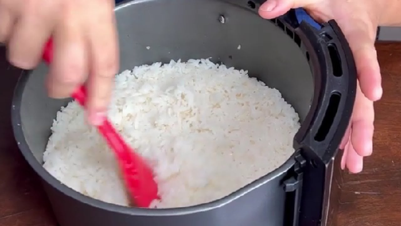 Arroz na Air Fryer é fácil e rápido de fazer; aprenda o passo a passo