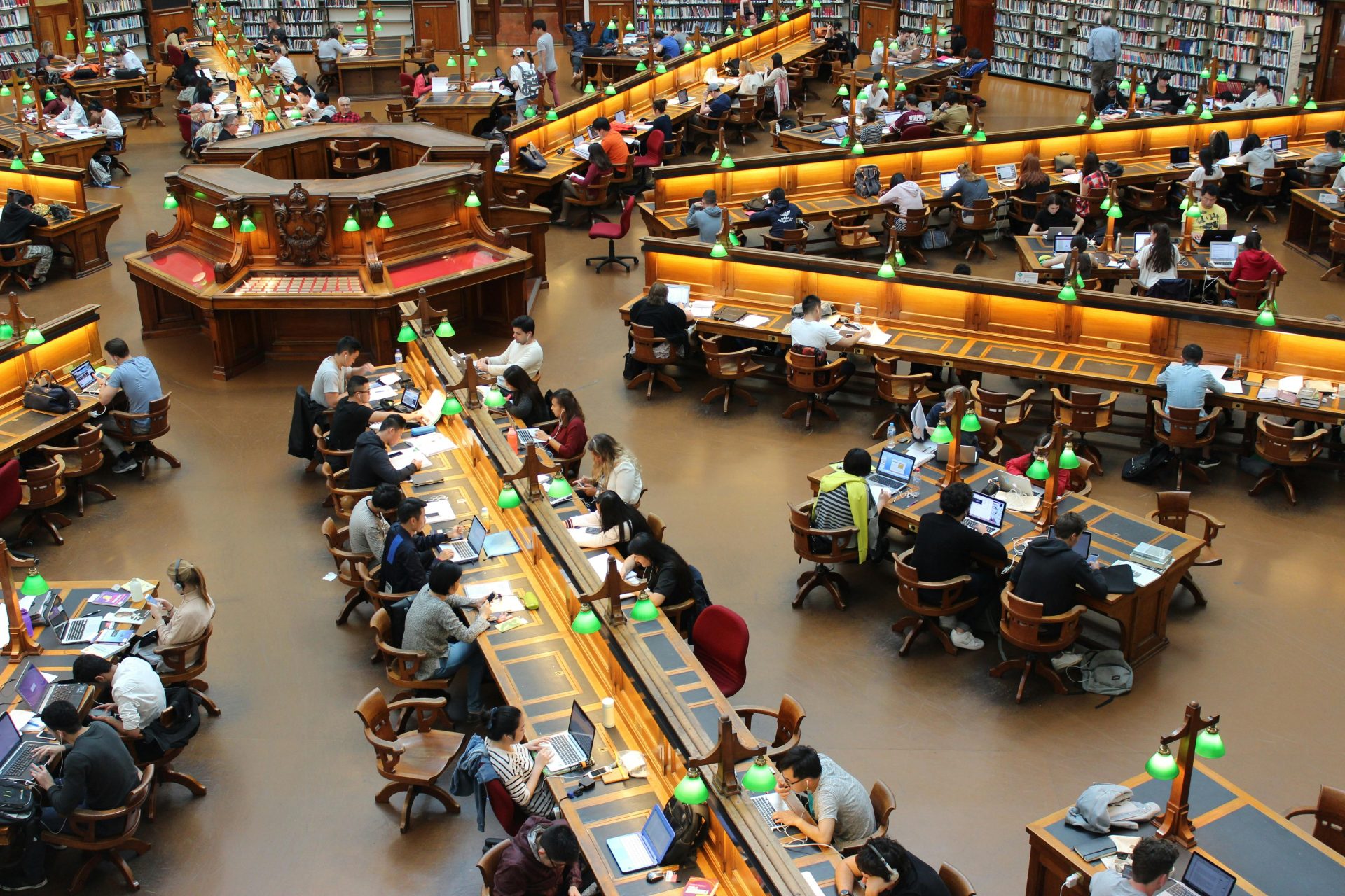 Universidade de Stanford tem cursos gratuitos e a distância para brasileiros