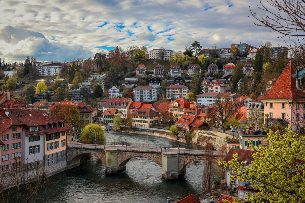 País na Europa está com escassez de mão de obra e quase 30 mil vagas abertas