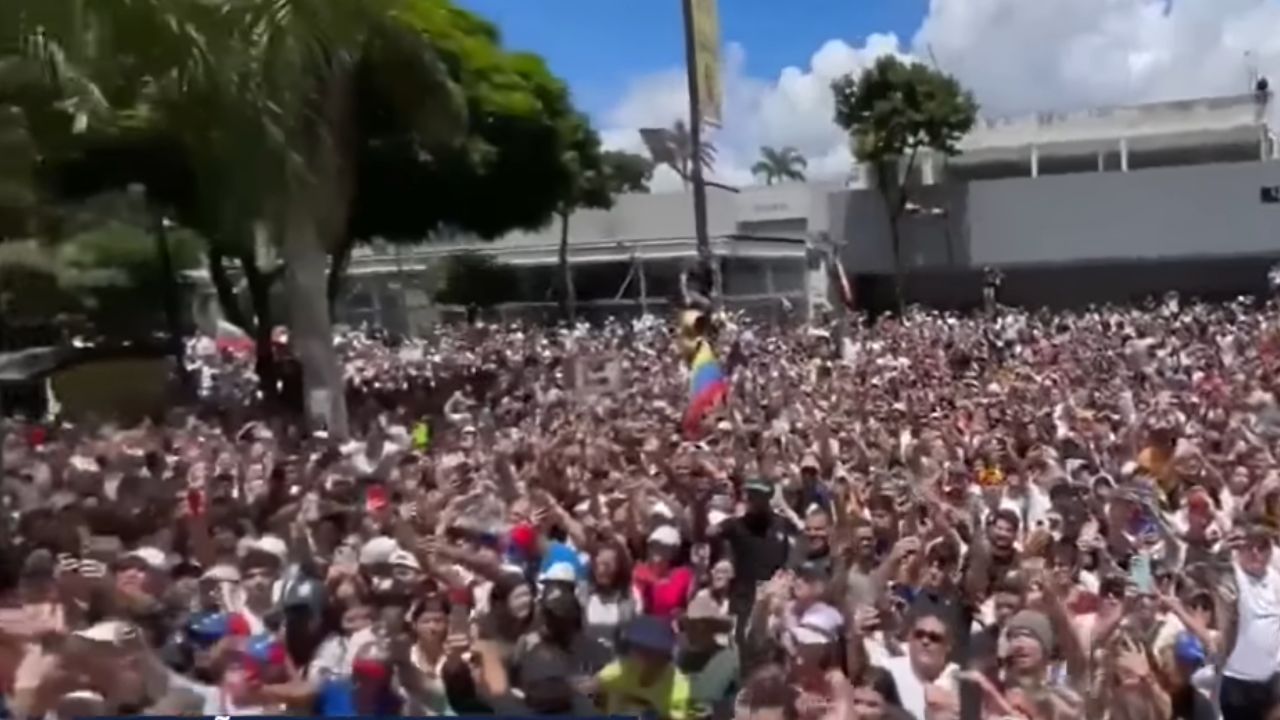 Protestos na Venezuela após reeleição de Nicolás Maduro. (Foto: Captura/YouTube) 