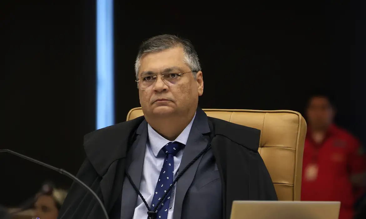 Orçamento secreto: Dino envia à PGR lista de possíveis irregularidades