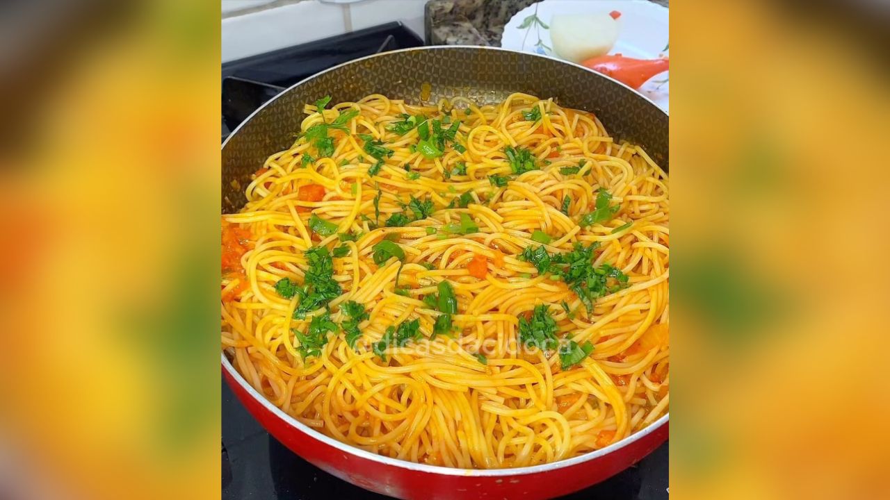 Cozinheira ensina o jeito certo de fazer macarrão: quem aprende, não quer mais de outro jeito