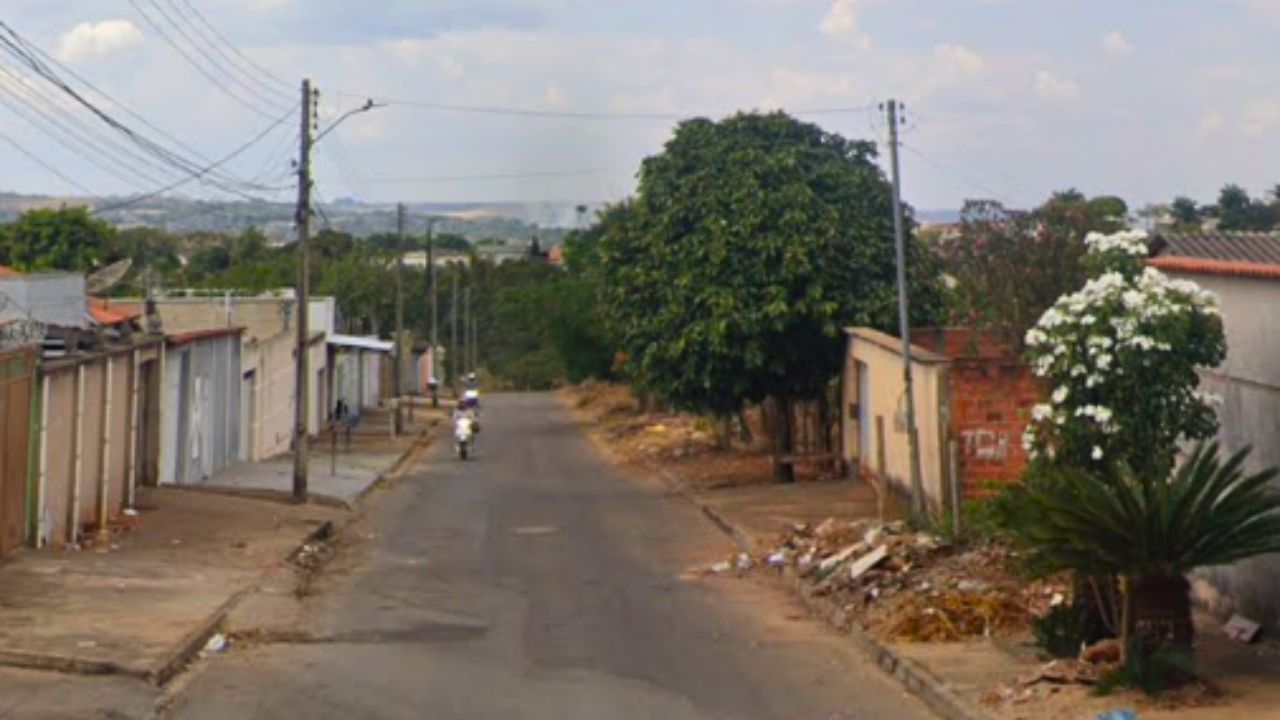 Rua do Residencial Dom Emanuel, em Anápolis. (Foto: Google)