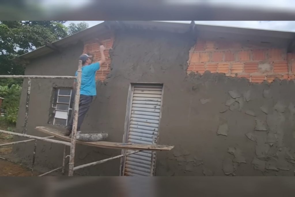 Pedreiro ensina técnica para fazer o reboco de casa em poucas horas