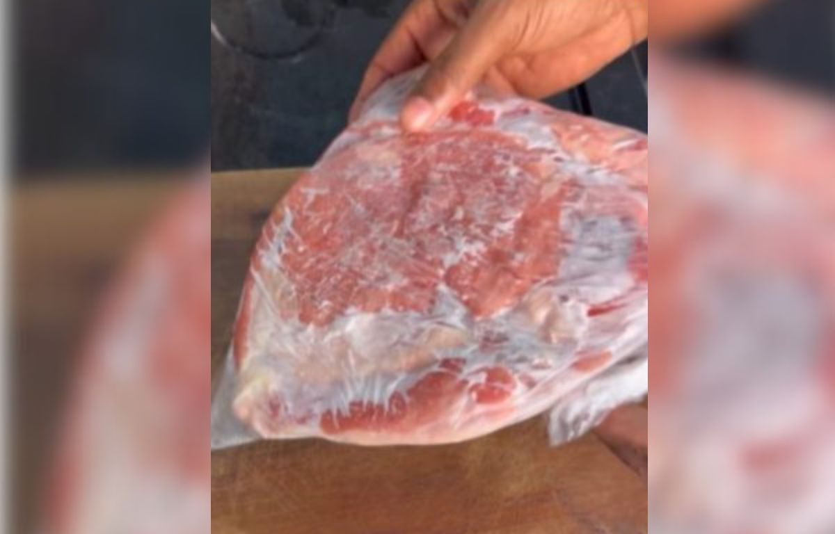 Esqueceu de tirar a carne do congelador? Assim você consegue descongelar em poucos minutos