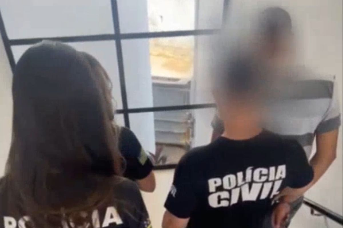 Jovem foi preso após agredir ex-namorada adolescente, em Aparecida de Goiânia. (Foto: Divulgação/PCGO) 