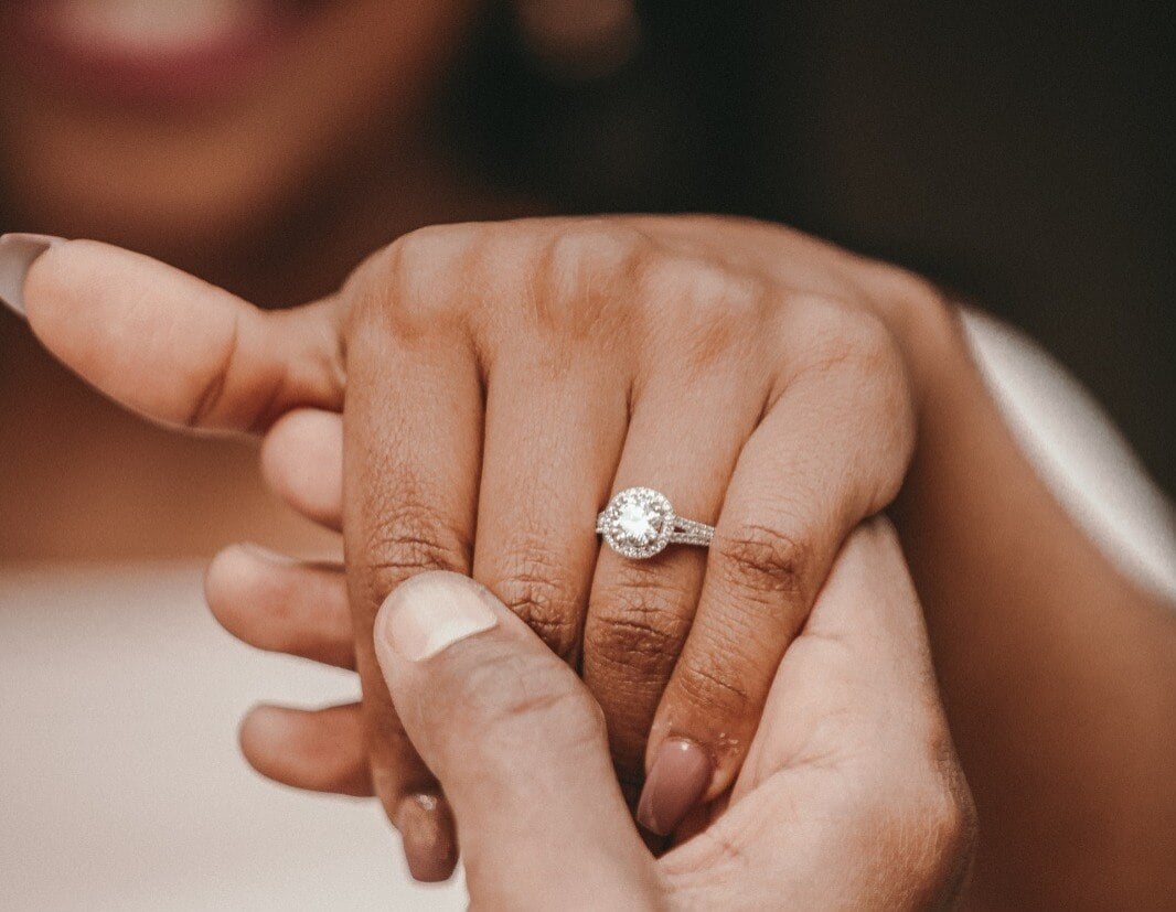 Casamento dura poucos dias após mulher não esquecer o que o marido disse para madrinha