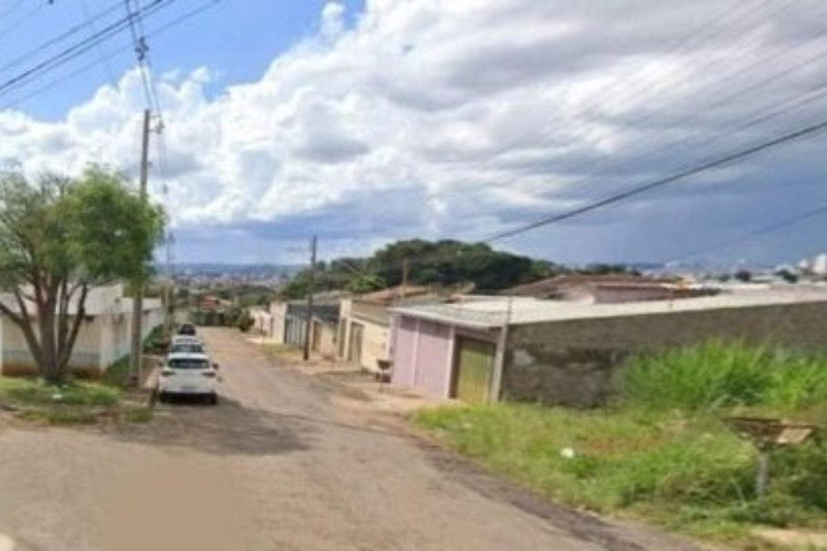 Rua de bairro em que teria ocorrido o crime (Foto: Reprodução/Google Maps)