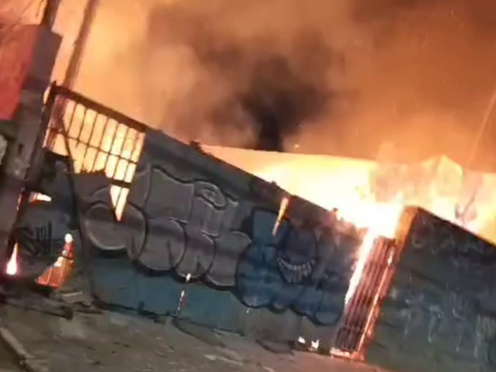 Jovem é preso após confessar ter iniciado incêndio de grandes proporções em Goiânia