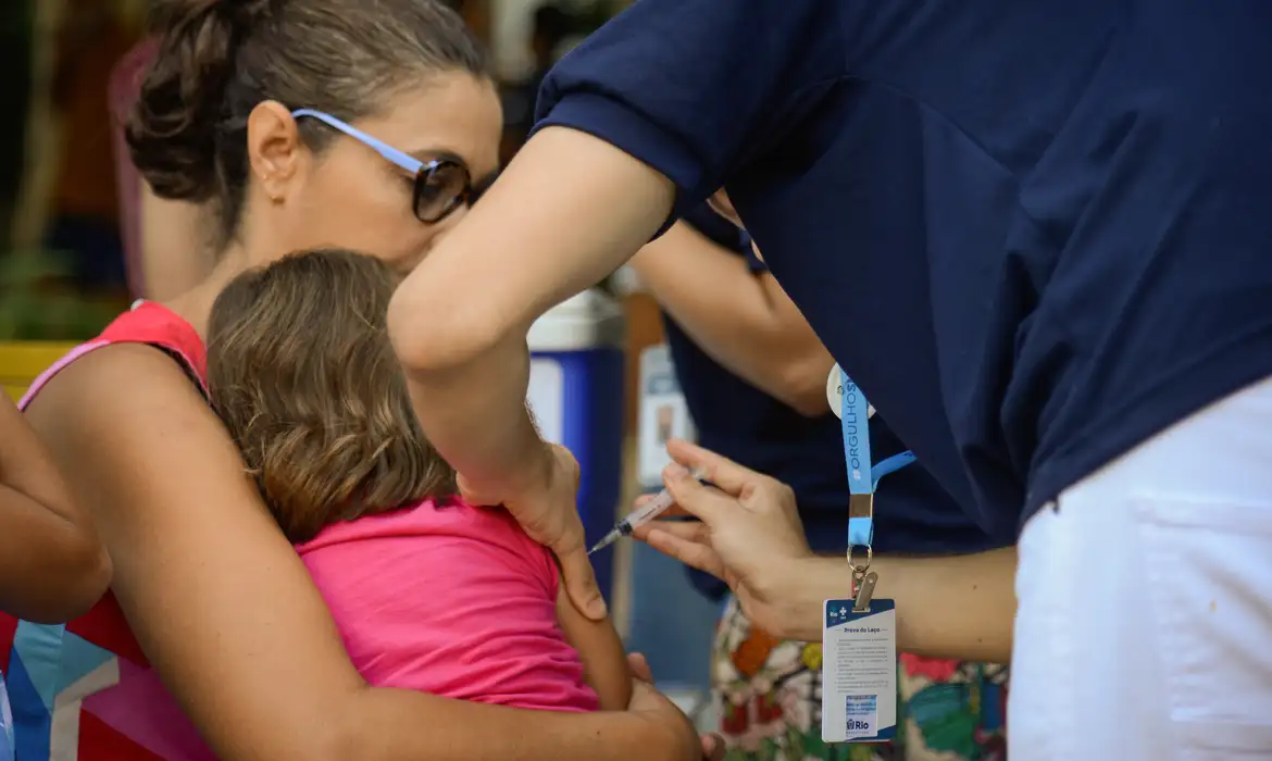 Pesquisa mostra falta de vacinas em mais de 1,5 mil municípios