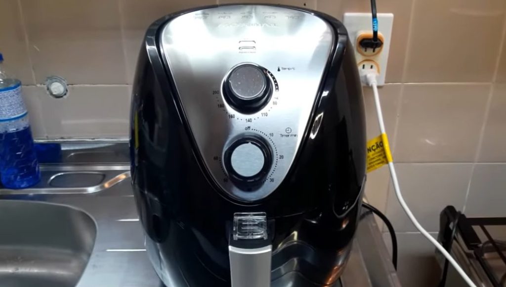 Bombeiro faz alerta importante para todo mundo que utiliza Air Fryer em casa