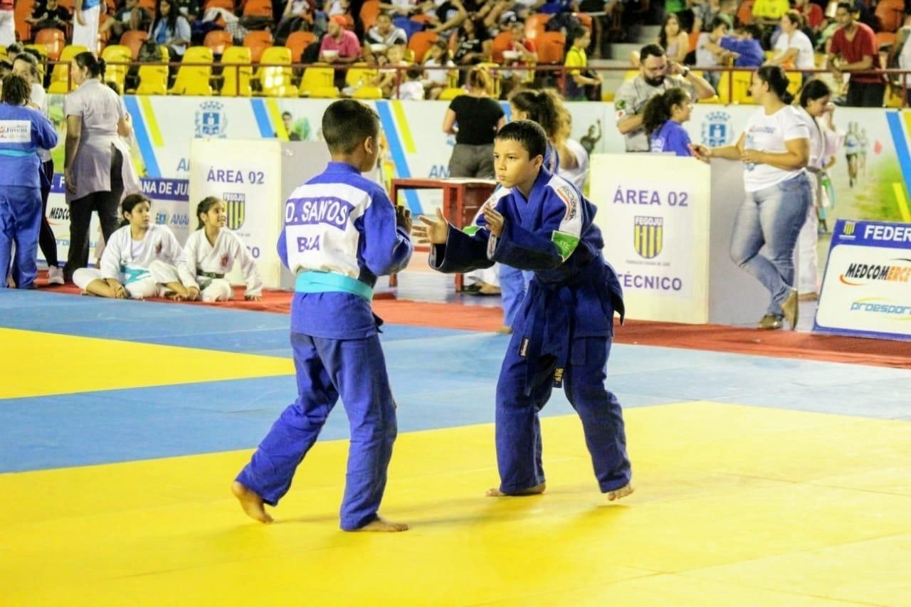 Crianças participantes do projeto "Atleta do Futuro". (Foto: Divulgação)