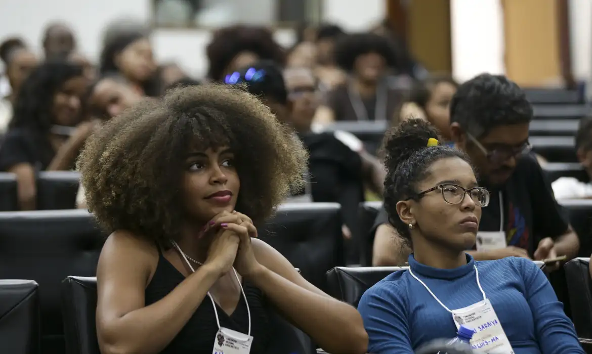 Com quase 10 milhões, número de universitários é o maior em nove anos