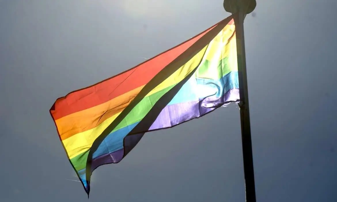 Bandeira LGBT. (Foto: Marcello Camargo/Arquivo/Agência Brasil)