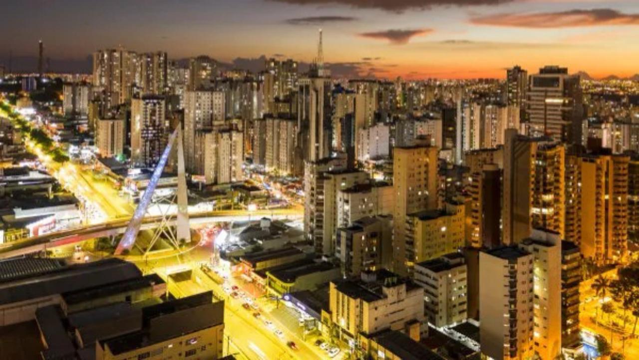 Goiânia ao entardecer (Foto: Brasil Escola)