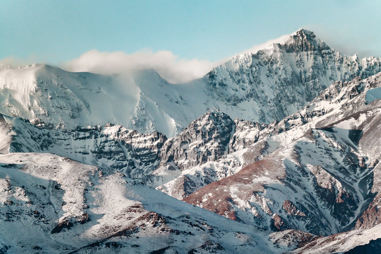 Montanha nevada no Chile. (Foto: Hernan Berwart/ Pexels) 