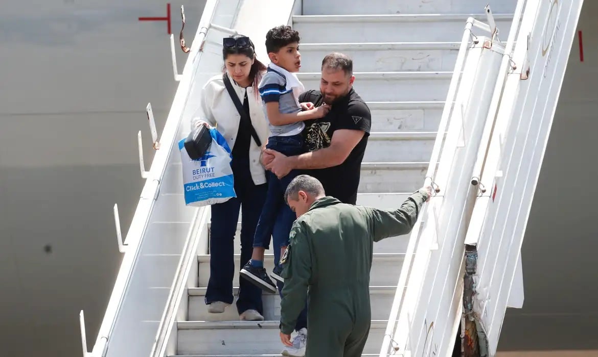 Repatriados chegaram ao Brasil. (Foto: Paulo Pinto/Agência Brasil)