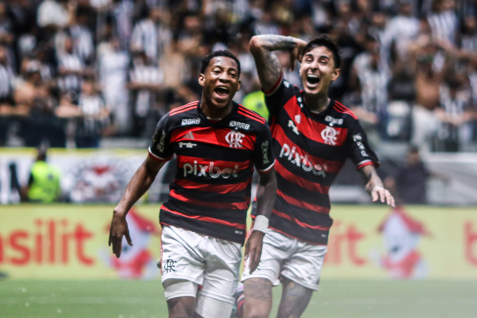 Flamengo supera Atlético-MG em Minas e conquista penta da Copa do Brasil