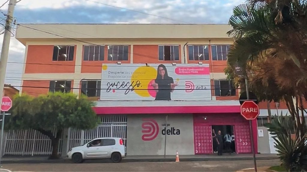 Fachada do Colégio Delta, em Anápolis. (Foto: Reprodução)