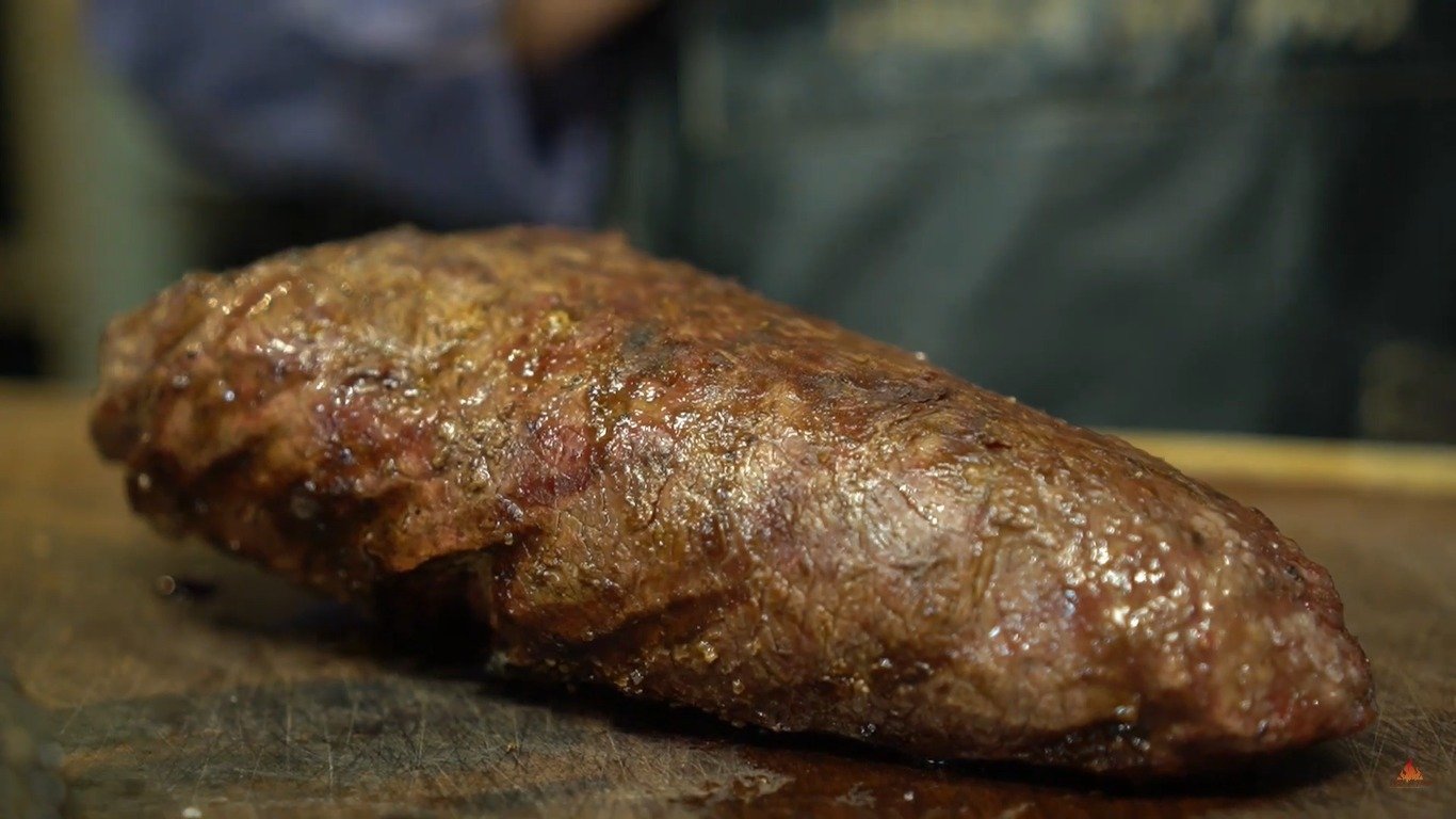 Conheça a carne pouco consumida que é barata, serve para bife, carne de panela e até para assar