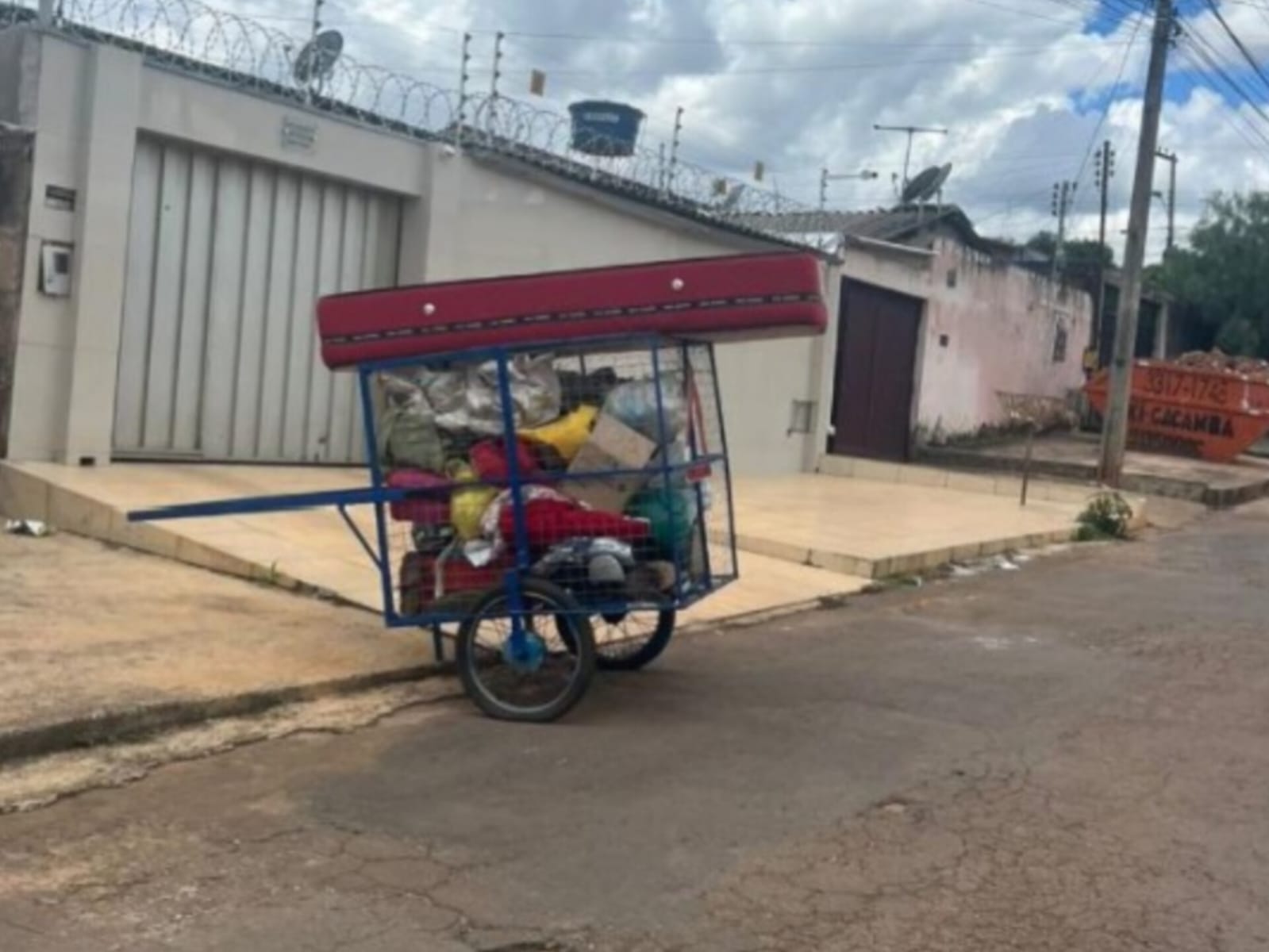 Orientado por advogado, ex decide voltar a morar com a família de ‘mala e cuia’