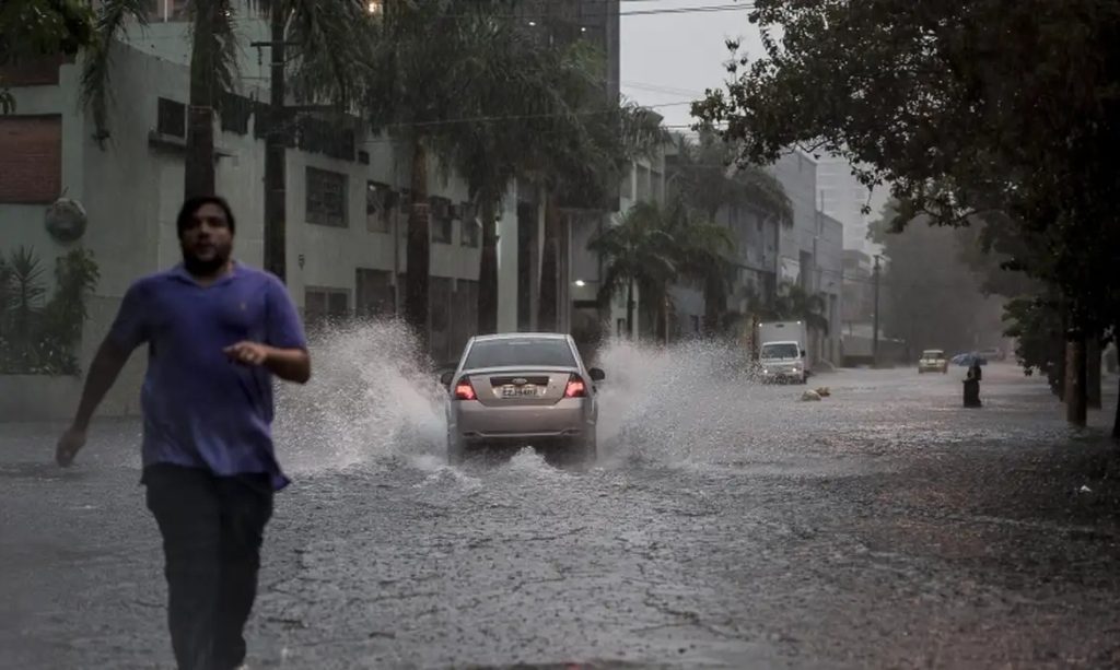 Volume de chuva aumenta, mas muda de região em Goiás: veja cidades afetadas