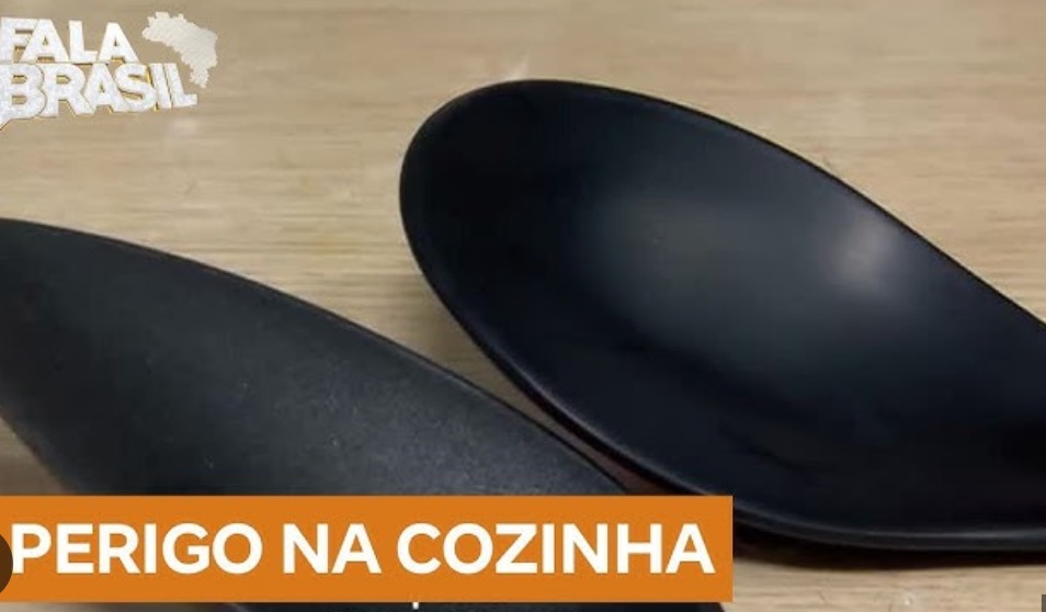 Alerta para quem tem espátula de plástico preta na cozinha de casa