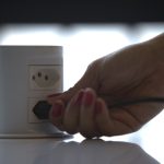 O eletrodoméstico que jamais deve ser esquecido na tomada: muita gente esquece e pode causar incêndio