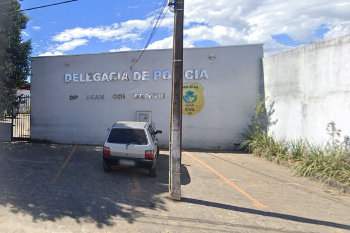 Adolescente faz denúncia em delegacia após ser perseguido por “Anjo do Mal”, em Uruaçu