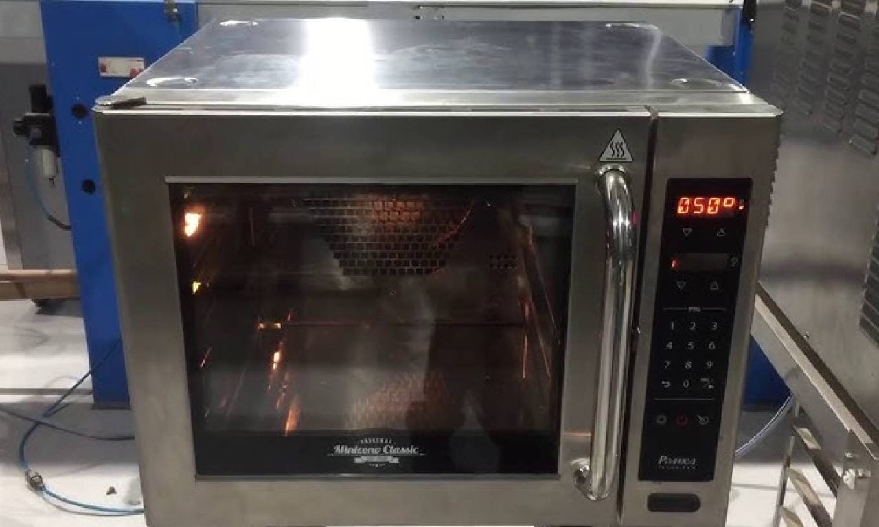 Micro-ondas pode ser substituído em breve; conheça substituto que promete revolucionar a forma de cozinhar