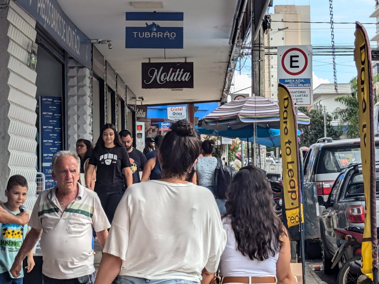 Comércio da região Central de Anápolis borbulha com os “atrasadinhos” do Natal