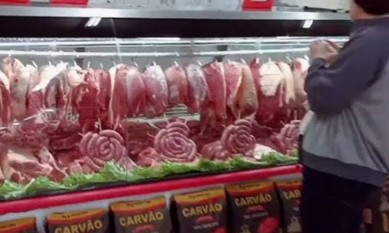 Conheça a carne que nunca deve ser comprada no final de semana (fica mais cara)