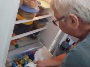 O segredo das donas de casa para manter a geladeira limpa e cheirosa por mais tempo