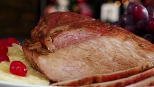 O segredo para deixar o pernil de Natal saboroso e suculento