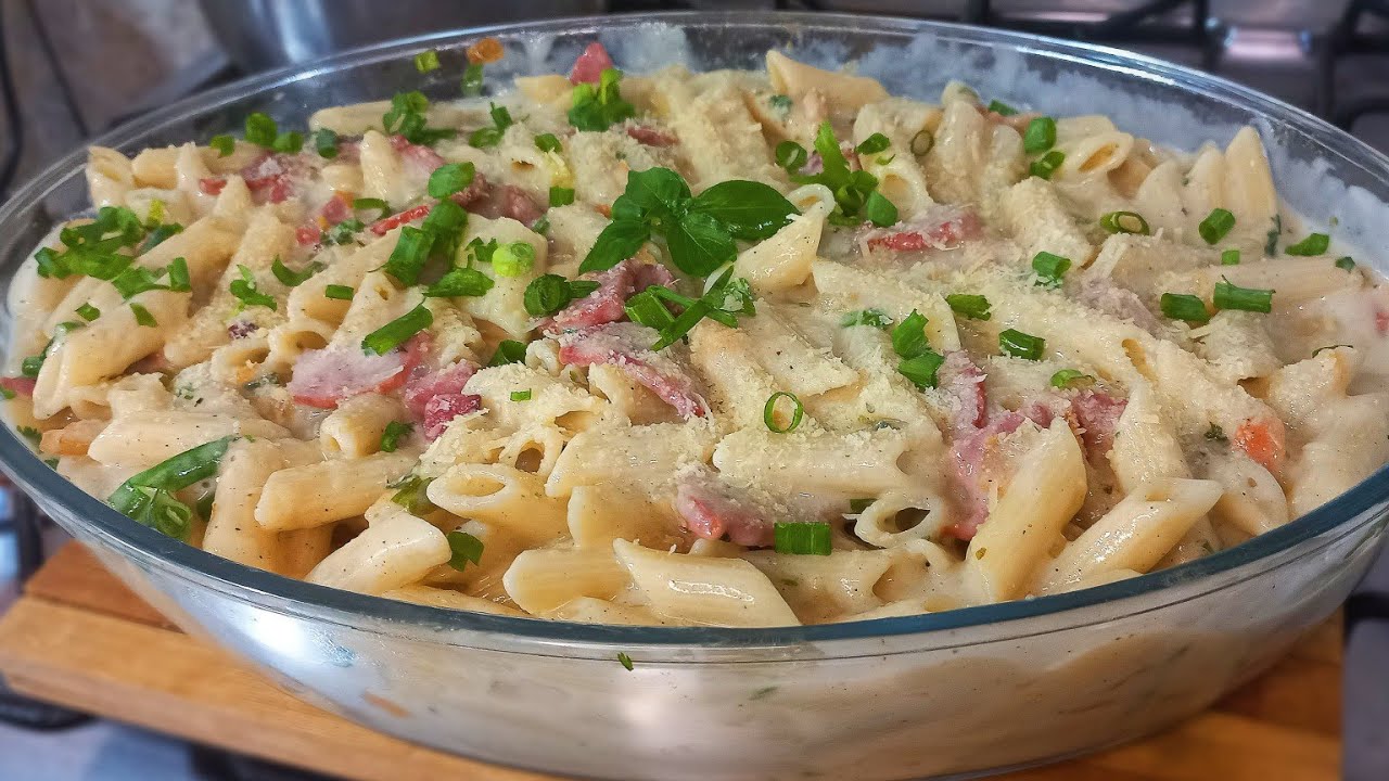 Macarrão com creme de batata e bacon: ideal para o almoço ou jantar