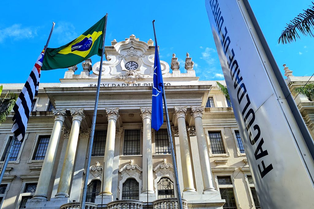 USP abre vagas para 27 cursos gratuitos e à distância (todo o Brasil pode fazer)