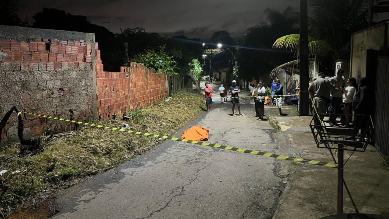 Adolescente de 17 anos é assassinado no meio da rua, em Anápolis