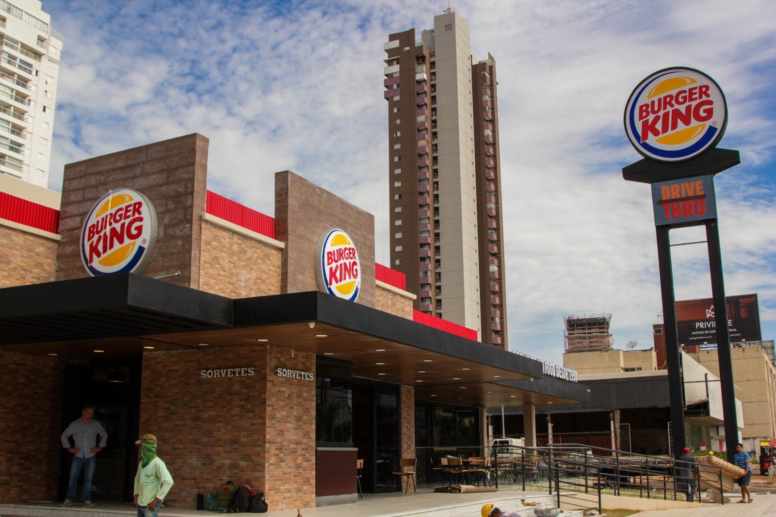 Advogados em Goiás podem aproveitar promoção especial do Burger King; veja onde