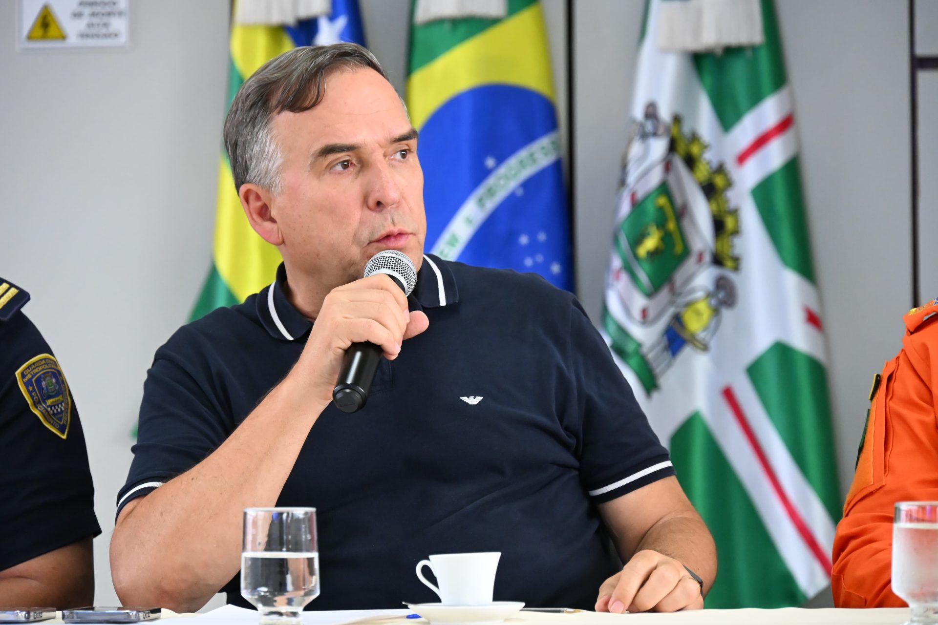 Após intensificar fiscalização de cadeiras em calçadas de bares e restaurantes, Sandro Mabel apresenta nova medida
