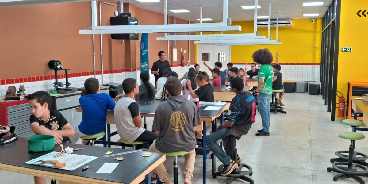 Governo de Goiás abre 1,5 mil vagas para curso gratuito de robótica, com contato em drones e impressoras 3D