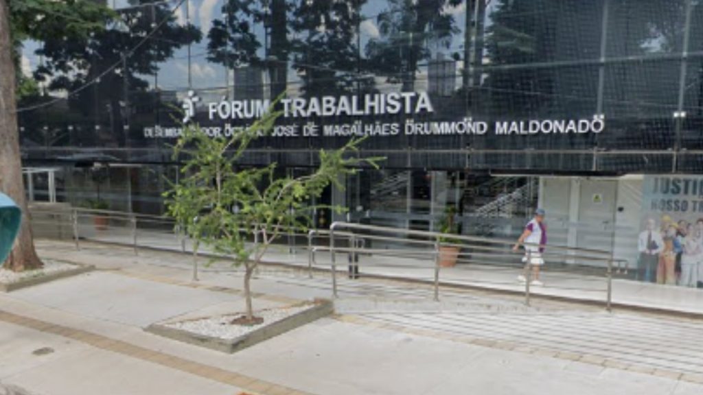 Tribunal define punição para funcionária que ficou com marido da chefe